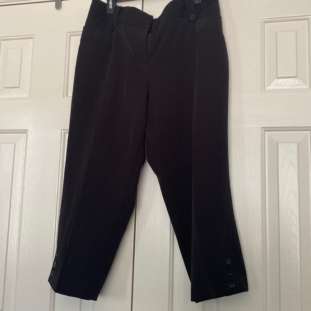 Black capris slacks